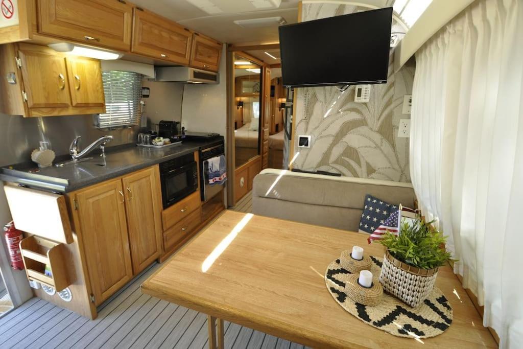 Airstream Retro Usa Caravan Earnewâld Exteriér fotografie